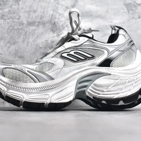 バレンシアガ スニーカー