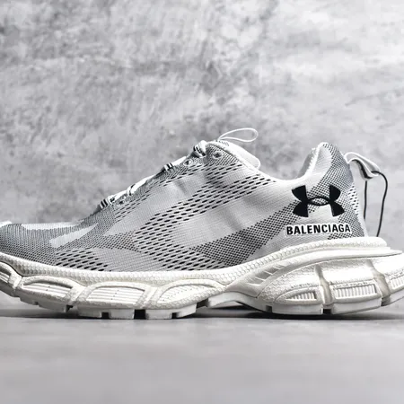 バレンシアガ スニーカー