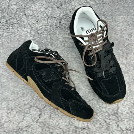 ミュウミュウ スニーカー