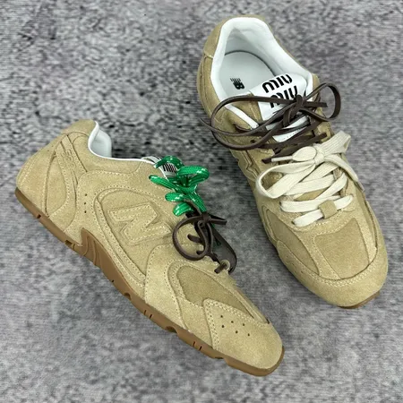 ミュウミュウ スニーカー