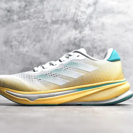 アディダス スニーカー