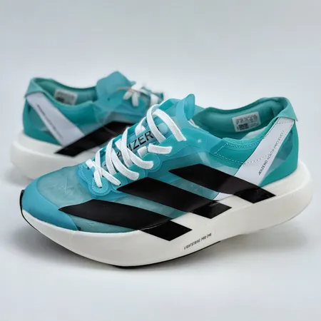 アディダス スニーカー