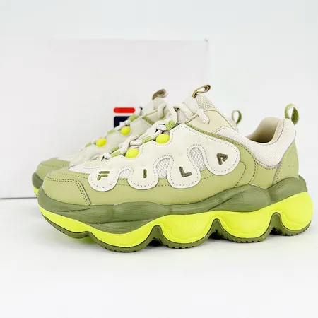 フィラ スニーカー