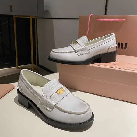 ミュウミュウ ビジネスシューズ