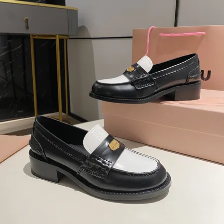 ミュウミュウ ビジネスシューズ