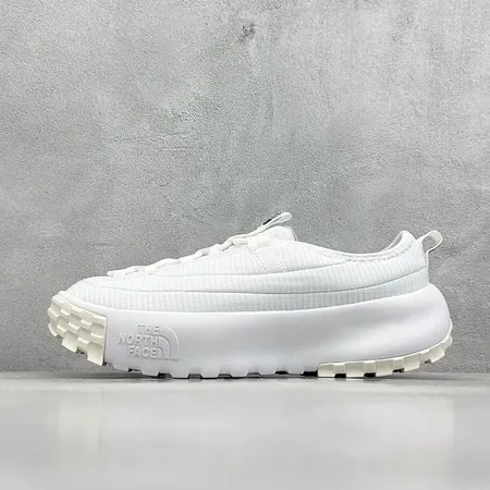 ノースフェイス スニーカー