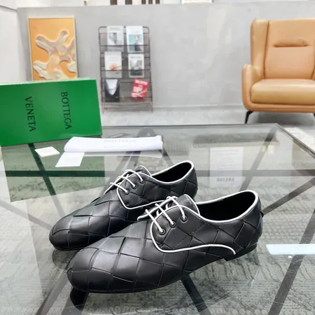 ボッテガ ヴェネタ ビジネスシューズ