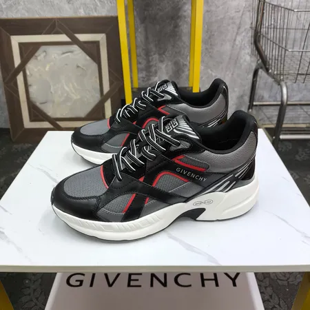 ジバンシィ スニーカー