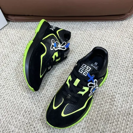 ジバンシィ スニーカー