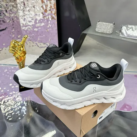 ロエベ スニーカー