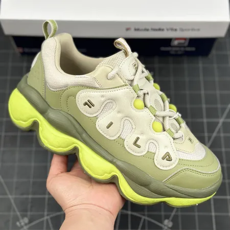 フィラ スニーカー