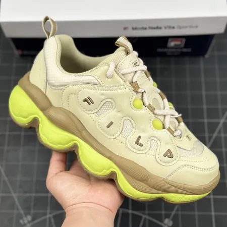 フィラ スニーカー