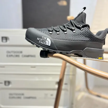 ノースフェイス カジュアルシューズ