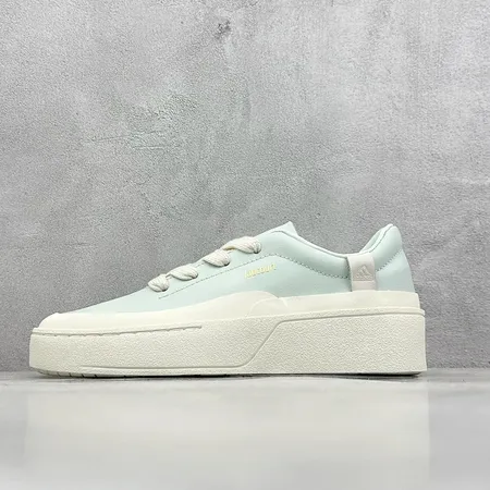 アディダス カジュアルシューズ