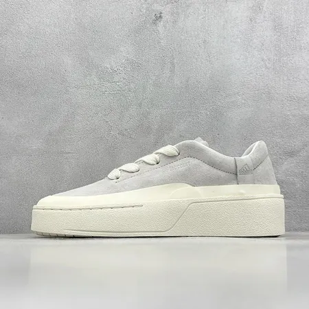 アディダス カジュアルシューズ