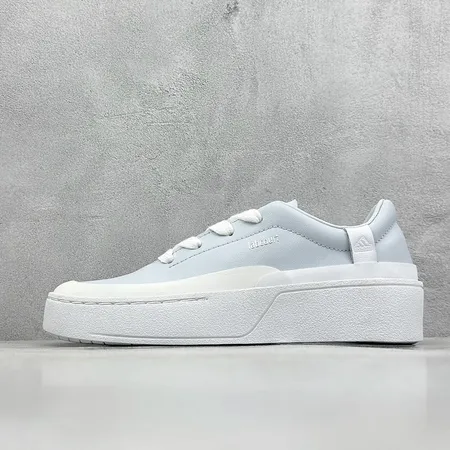 アディダス カジュアルシューズ