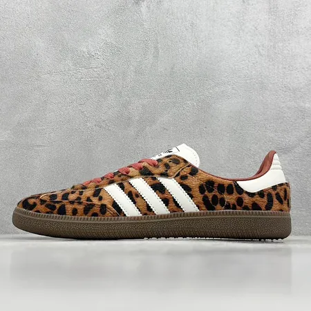 アディダス カジュアルシューズ