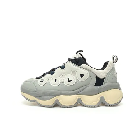 フィラ スニーカー