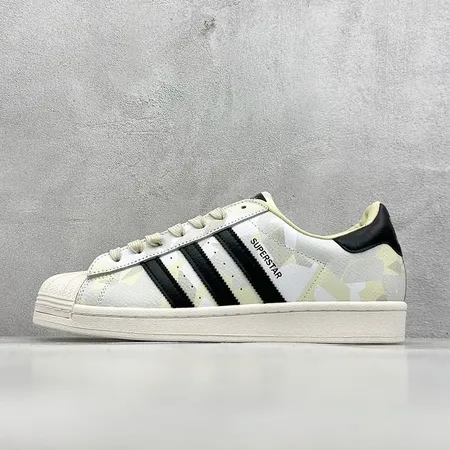 アディダス カジュアルシューズ