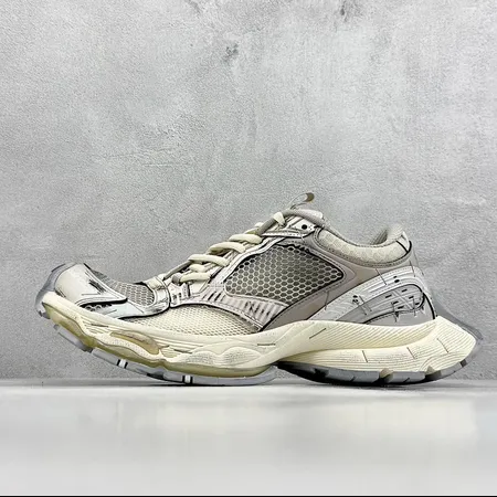 バレンシアガ スニーカー