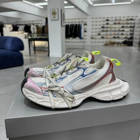 バレンシアガ スニーカー