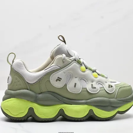 フィラ スニーカー