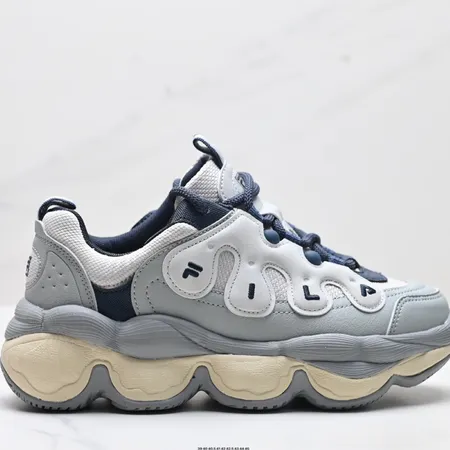 フィラ スニーカー