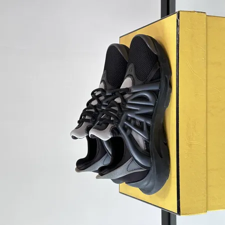 フェンディ スニーカー