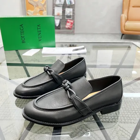 ボッテガ ヴェネタ ビジネスシューズ