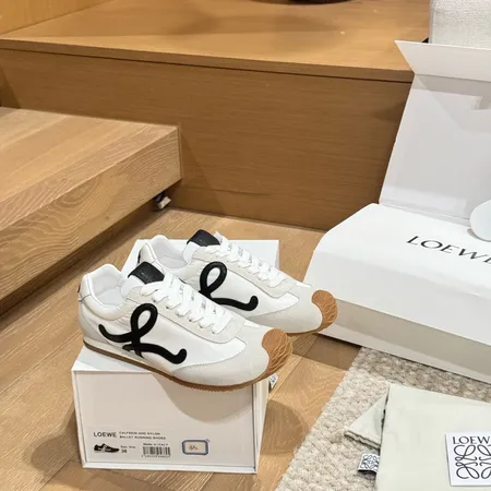 ロエベ カジュアルシューズ