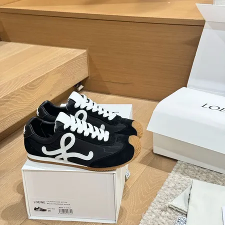 ロエベ カジュアルシューズ