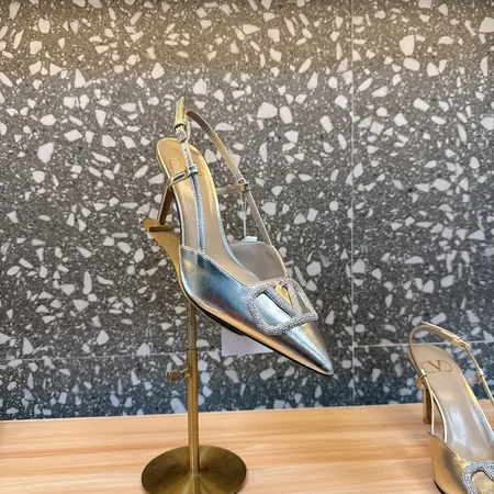 ヴァレンティノ サンダル