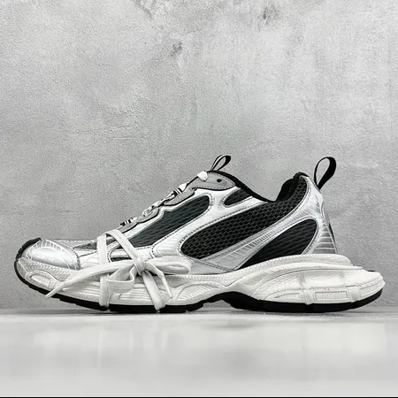 バレンシアガ スニーカー