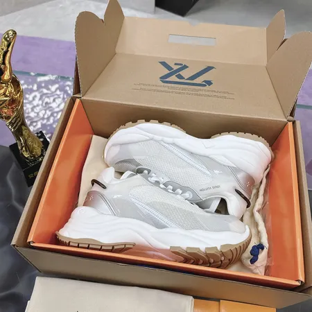 ルイヴィトン スニーカー