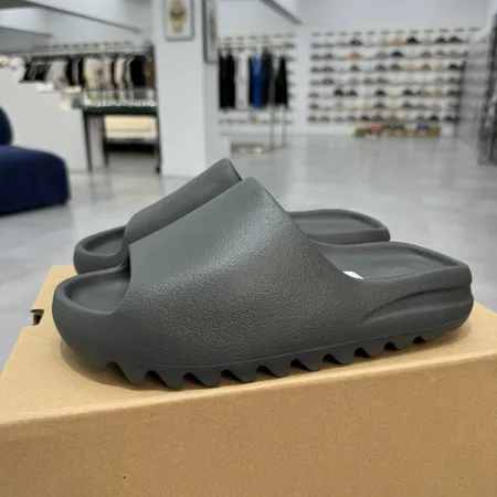 アディダス スリッパ