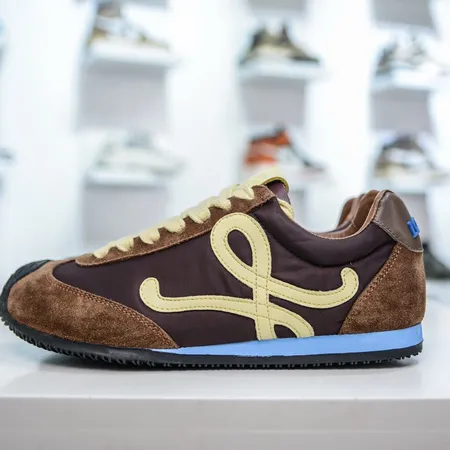 ロエベ スニーカー