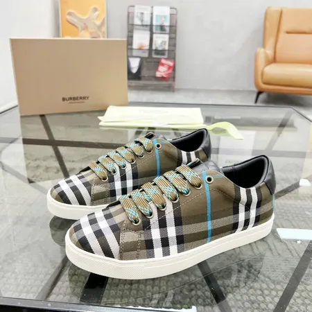 バーバリー ス カジュアルシューズ