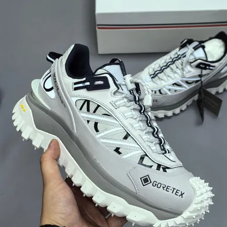 モンクレール スニーカー