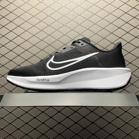 ナイキ スニーカー