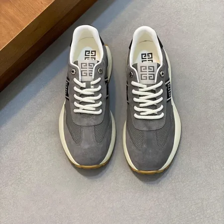 ジバンシィ スニーカー