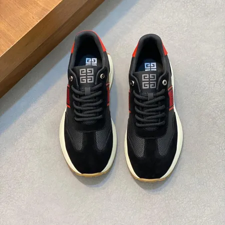 ジバンシィ スニーカー