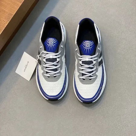 ジバンシィ スニーカー