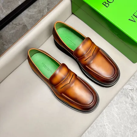 ボッテガ ヴェネタ ビジネスシューズ