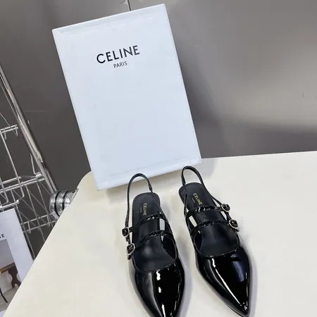 セリーヌ サンダル