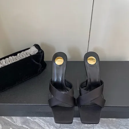 イブサンローラン スリッパ