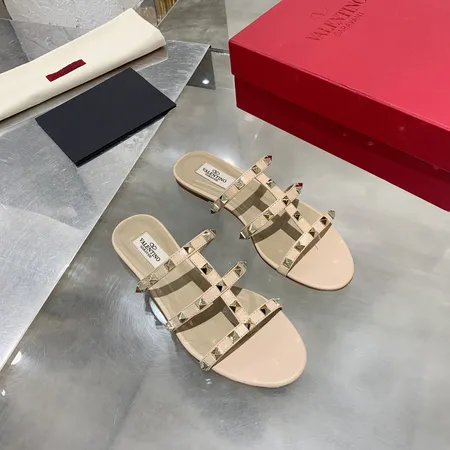 ヴァレンティノ スリッパ