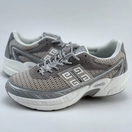 ジバンシィ スニーカー