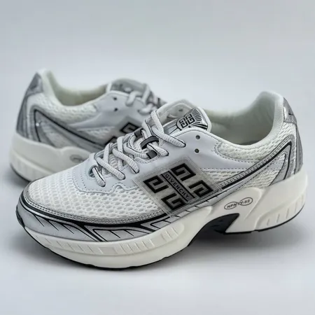 ジバンシィ スニーカー