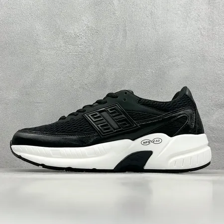 ジバンシィ スニーカー