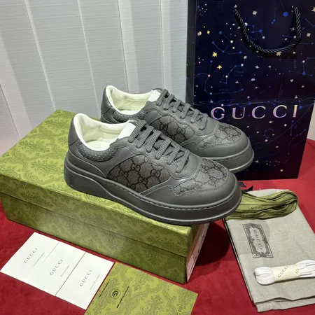 グッチ カジュアルシューズ